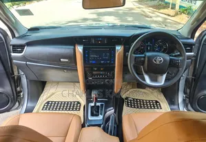 Toyota Fortuner 2015 Silver