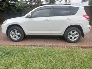 Toyota RAV4 2009 White