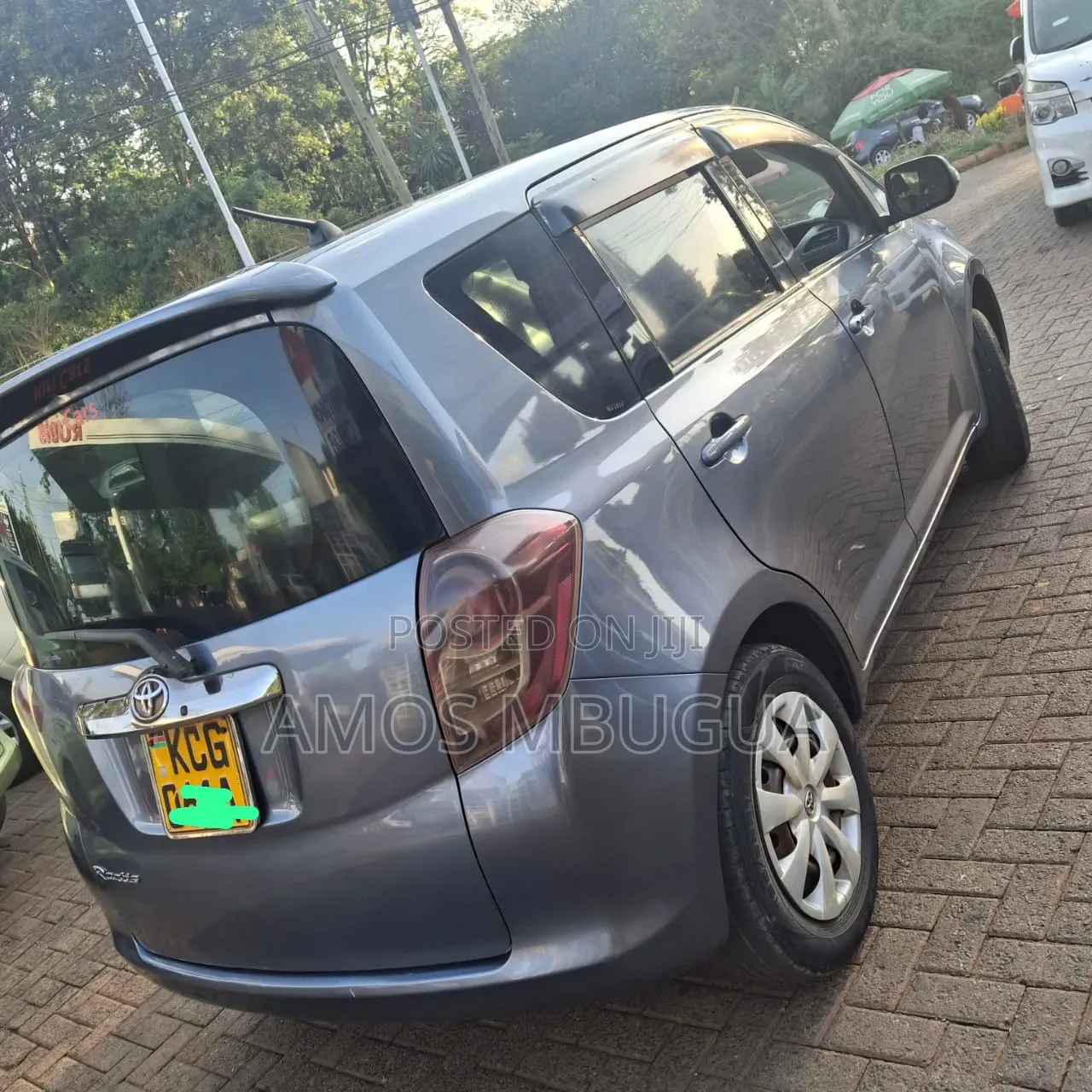 Toyota Ractis 2012 Silver