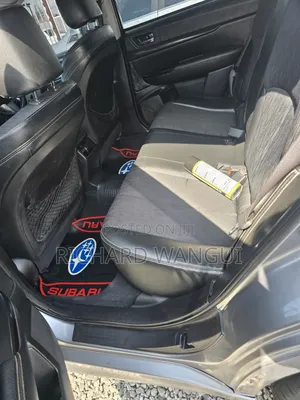 Subaru Legacy 2010 Silver