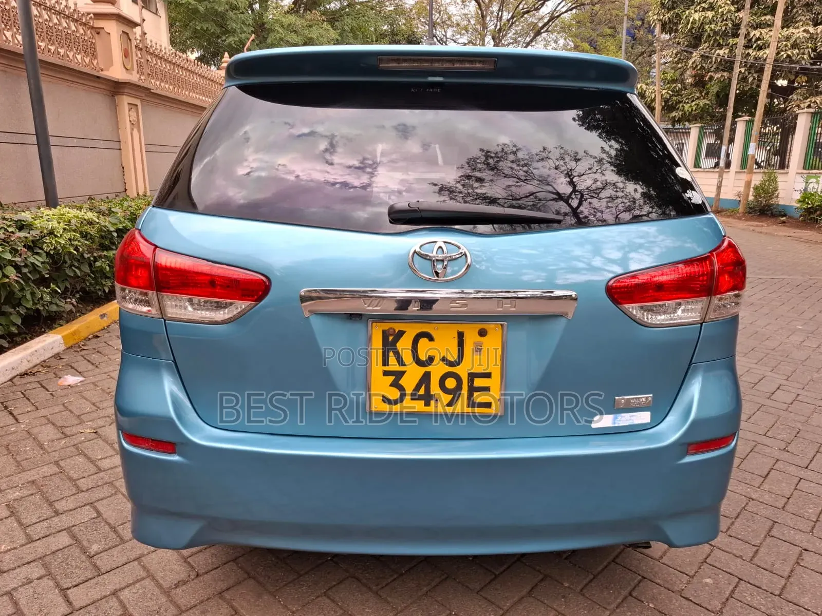 Toyota Wish 2010 Blue