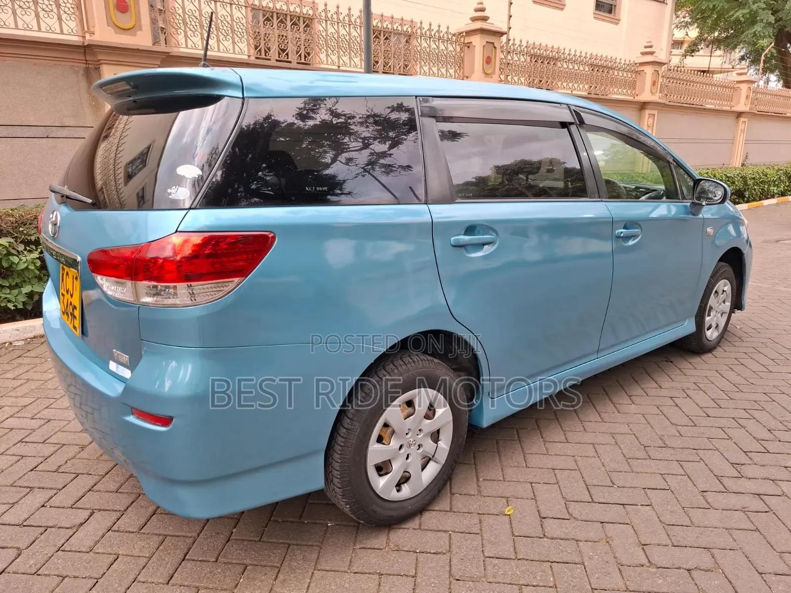 Toyota Wish 2010 Blue
