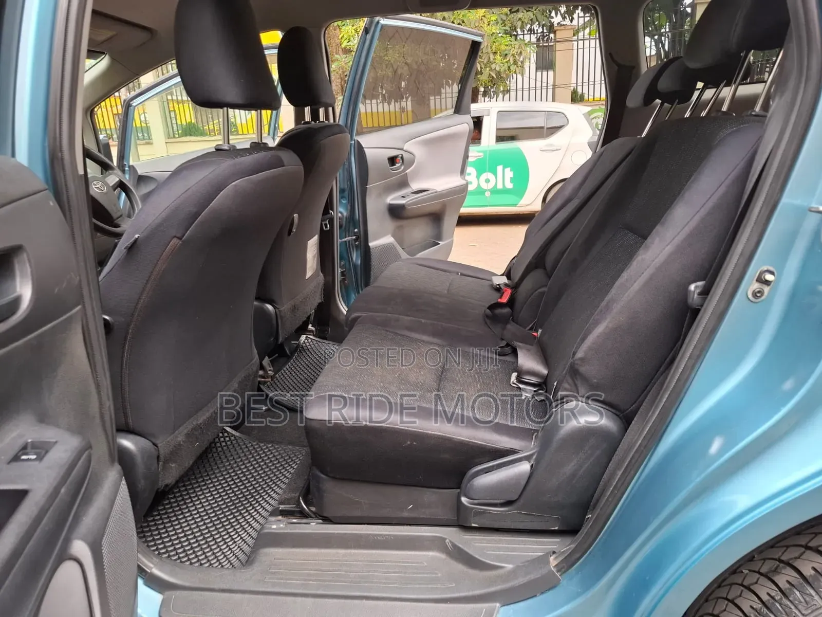 Toyota Wish 2010 Blue