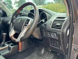 Toyota Land Cruiser Prado 2016