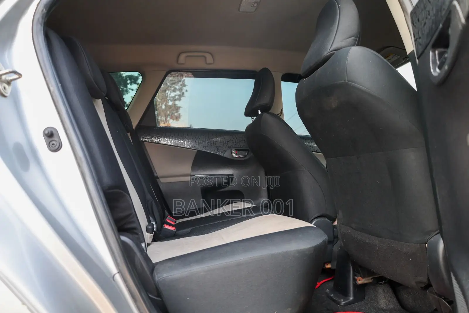 Toyota Ractis 2015 Silver