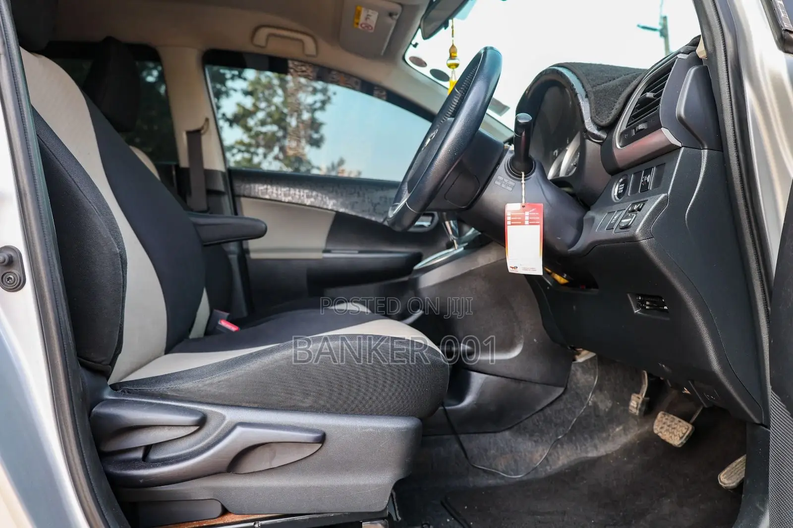 Toyota Ractis 2015 Silver