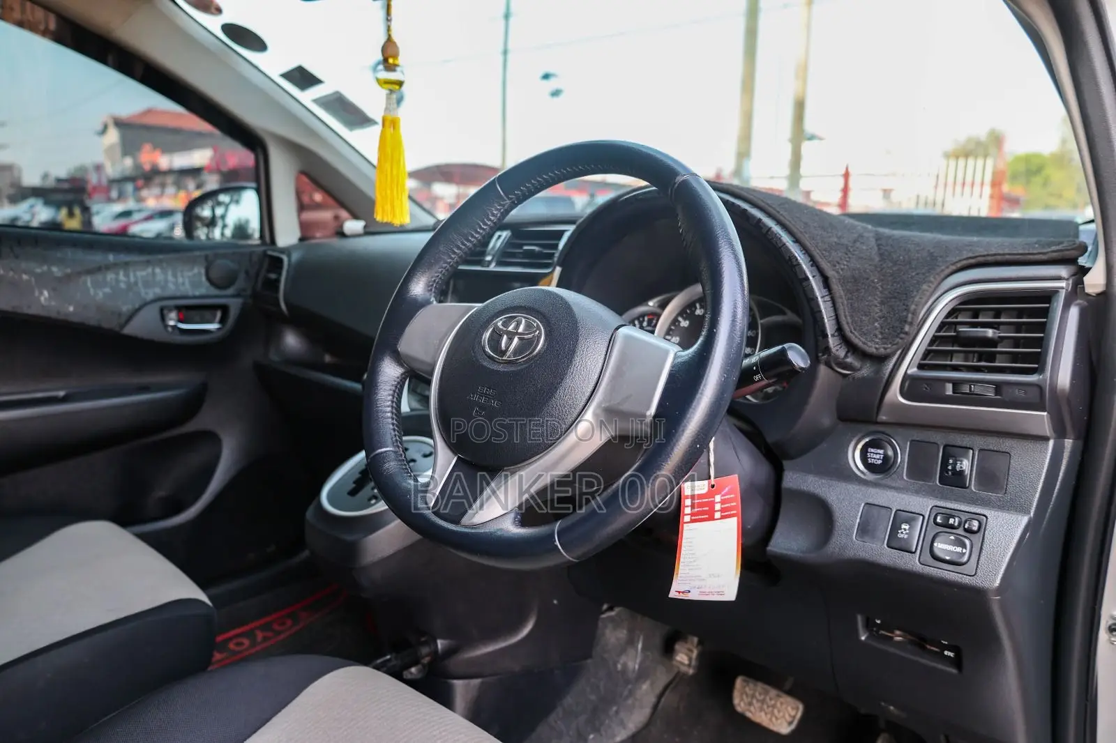 Toyota Ractis 2015 Silver