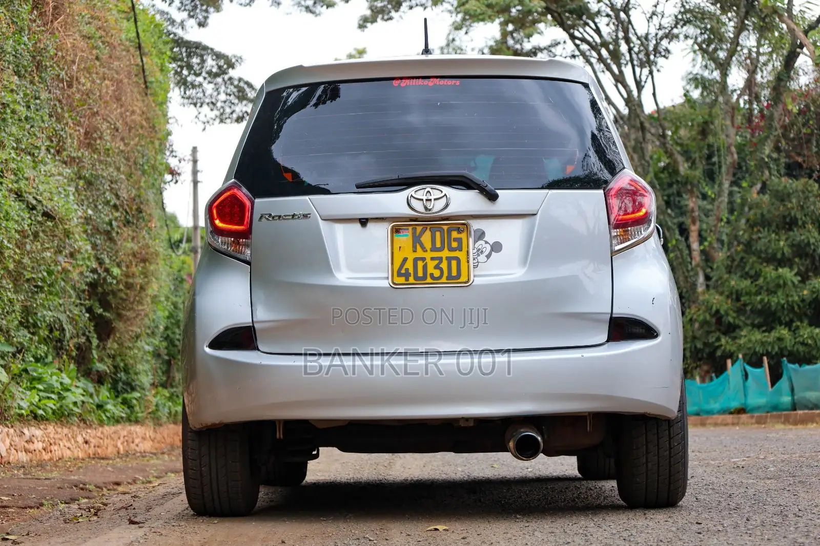 Toyota Ractis 2015 Silver