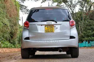 Toyota Ractis 2015 Silver