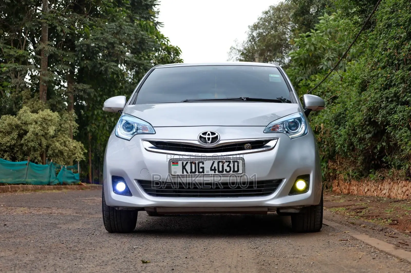Toyota Ractis 2015 Silver
