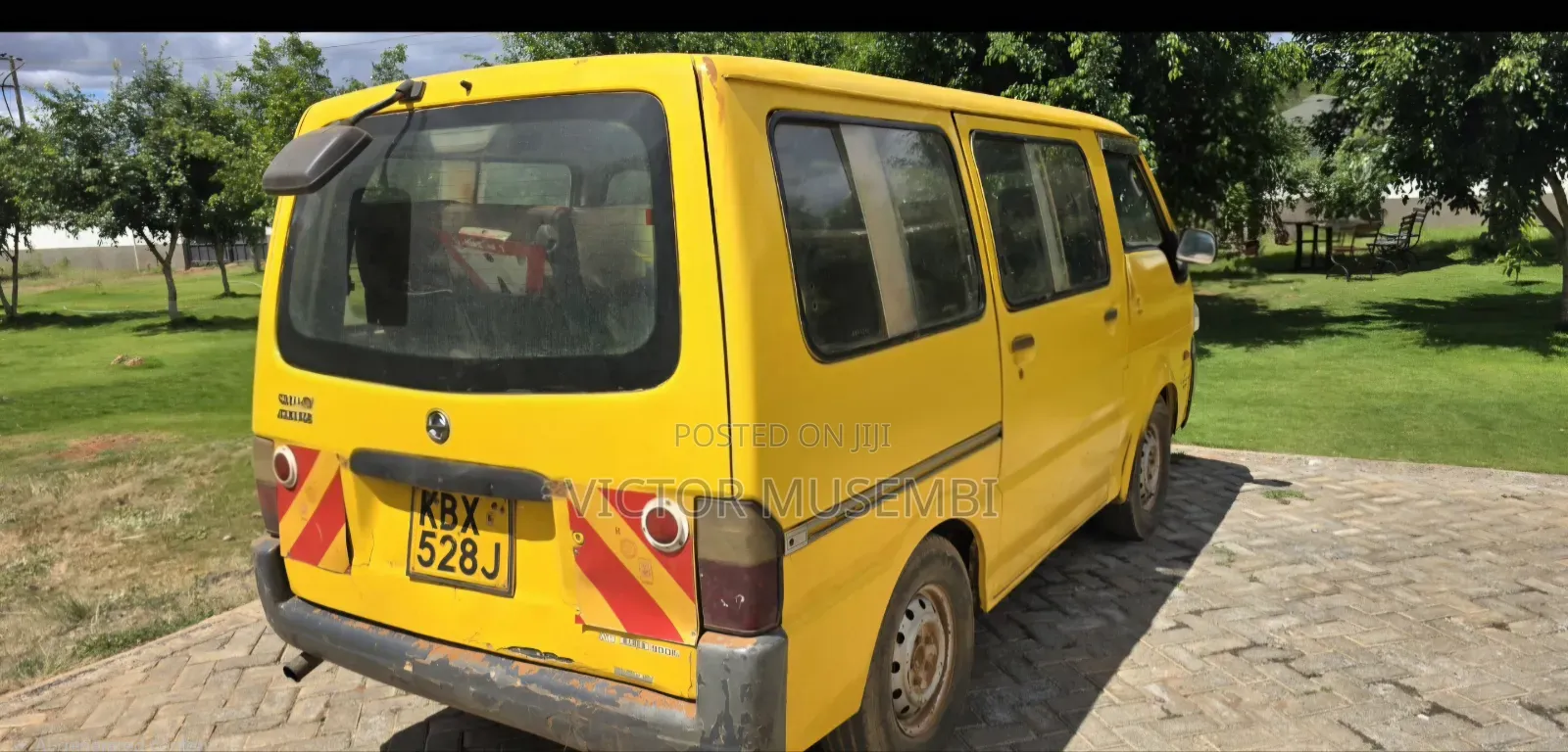 Nissan Vanette 2010 Yellow