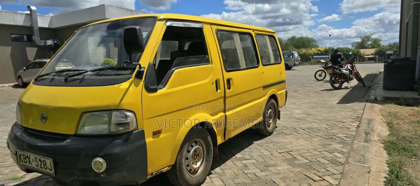 Nissan Vanette 2010 Yellow