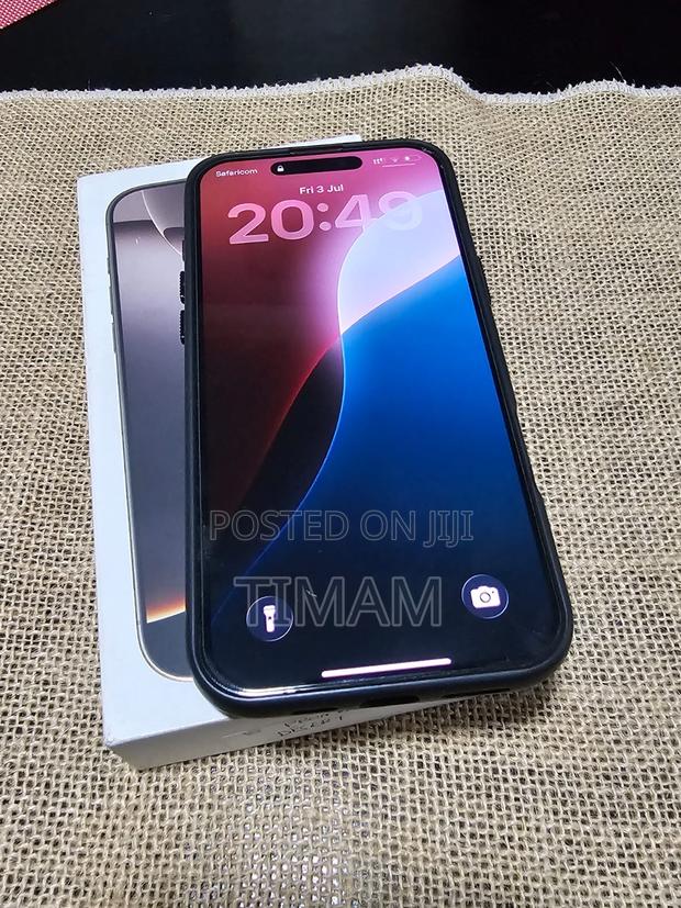 Apple iPhone 16 Pro Max 512 GB Gold - main view