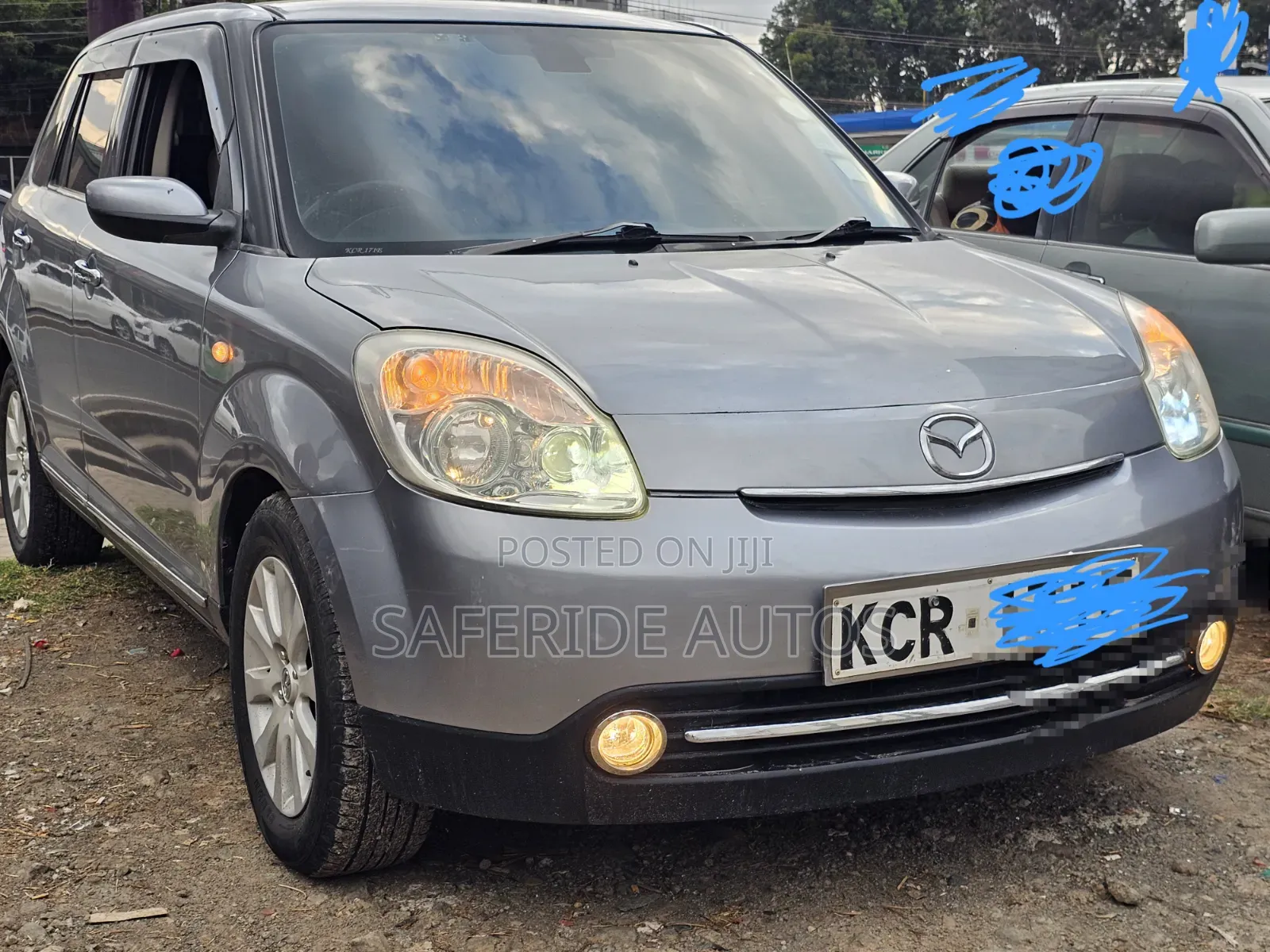 Mazda Verisa 2011 Silver