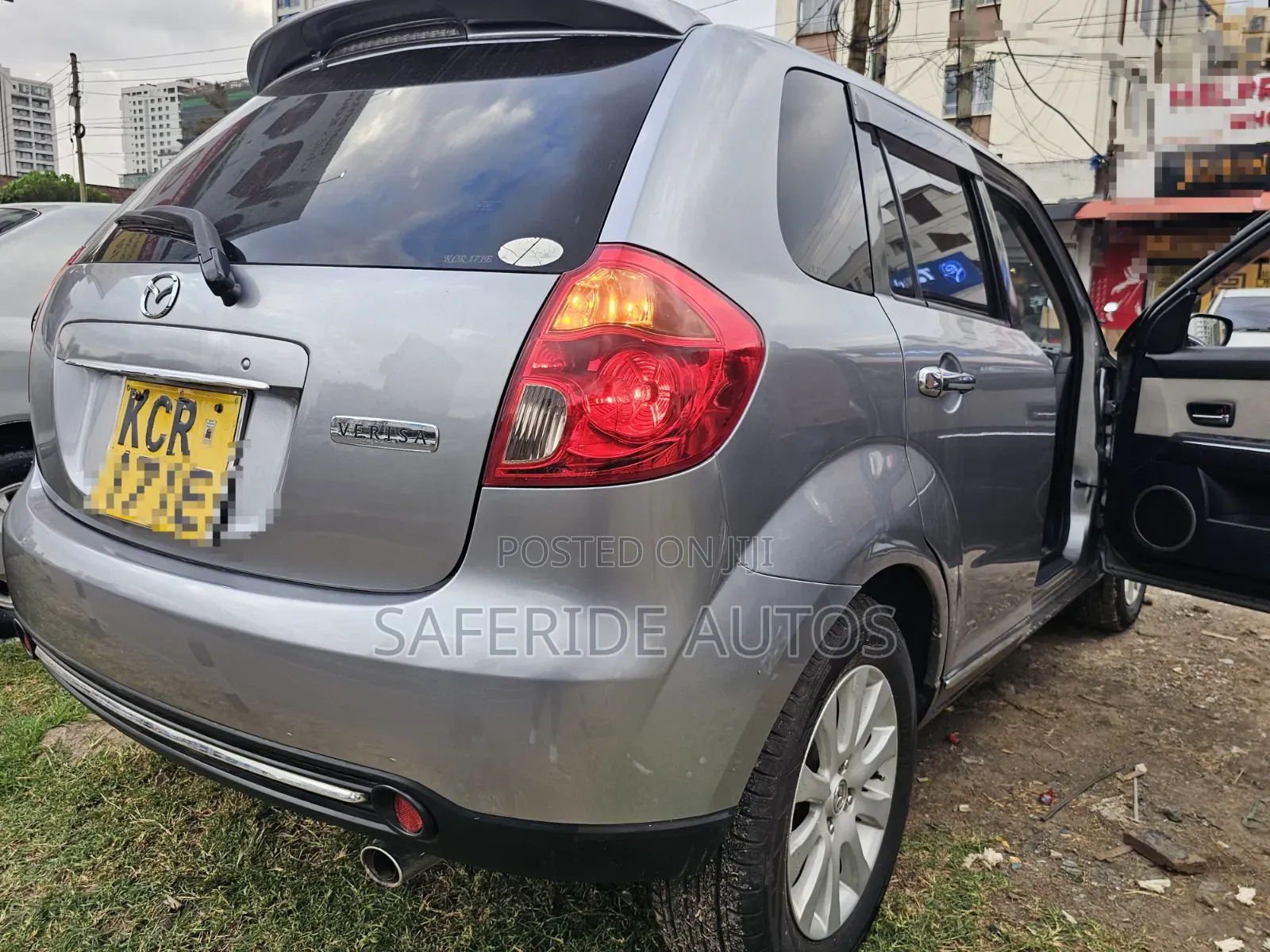 Mazda Verisa 2011 Silver