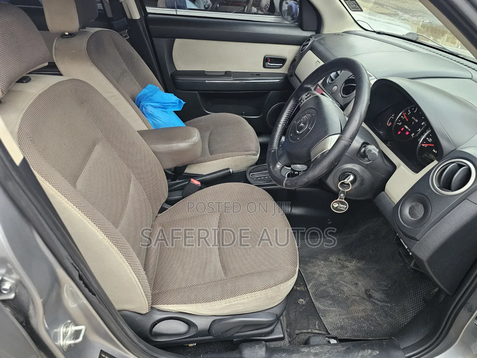 Mazda Verisa 2011 Silver
