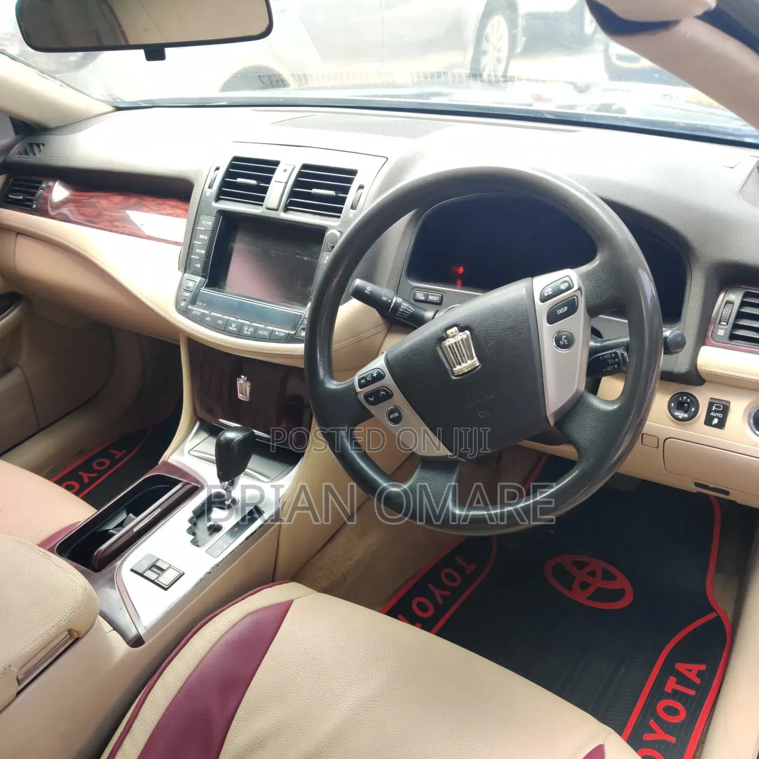 Toyota Crown 2013 Maroon