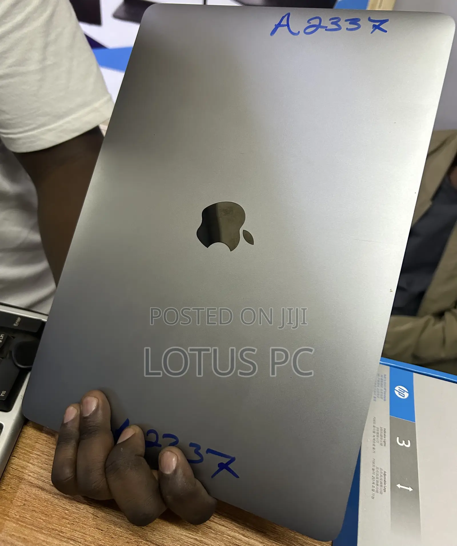 Macbooks Screen Replacement