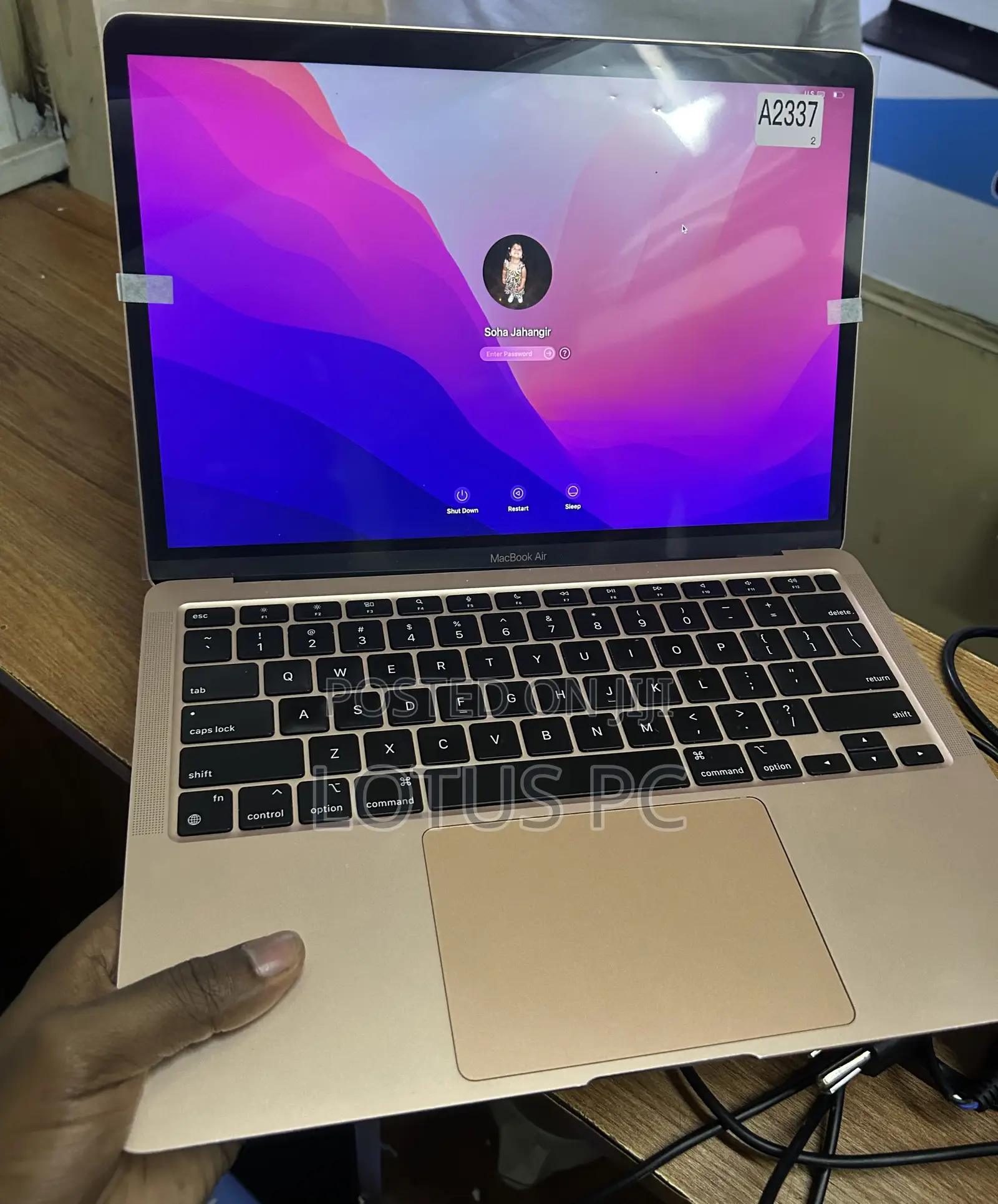 Macbooks Screen Replacement