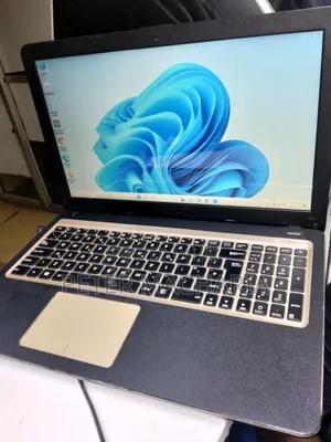 Laptop Asus VivoBook X540SA 8GB Intel Core i3 HDD+SSD 500GB