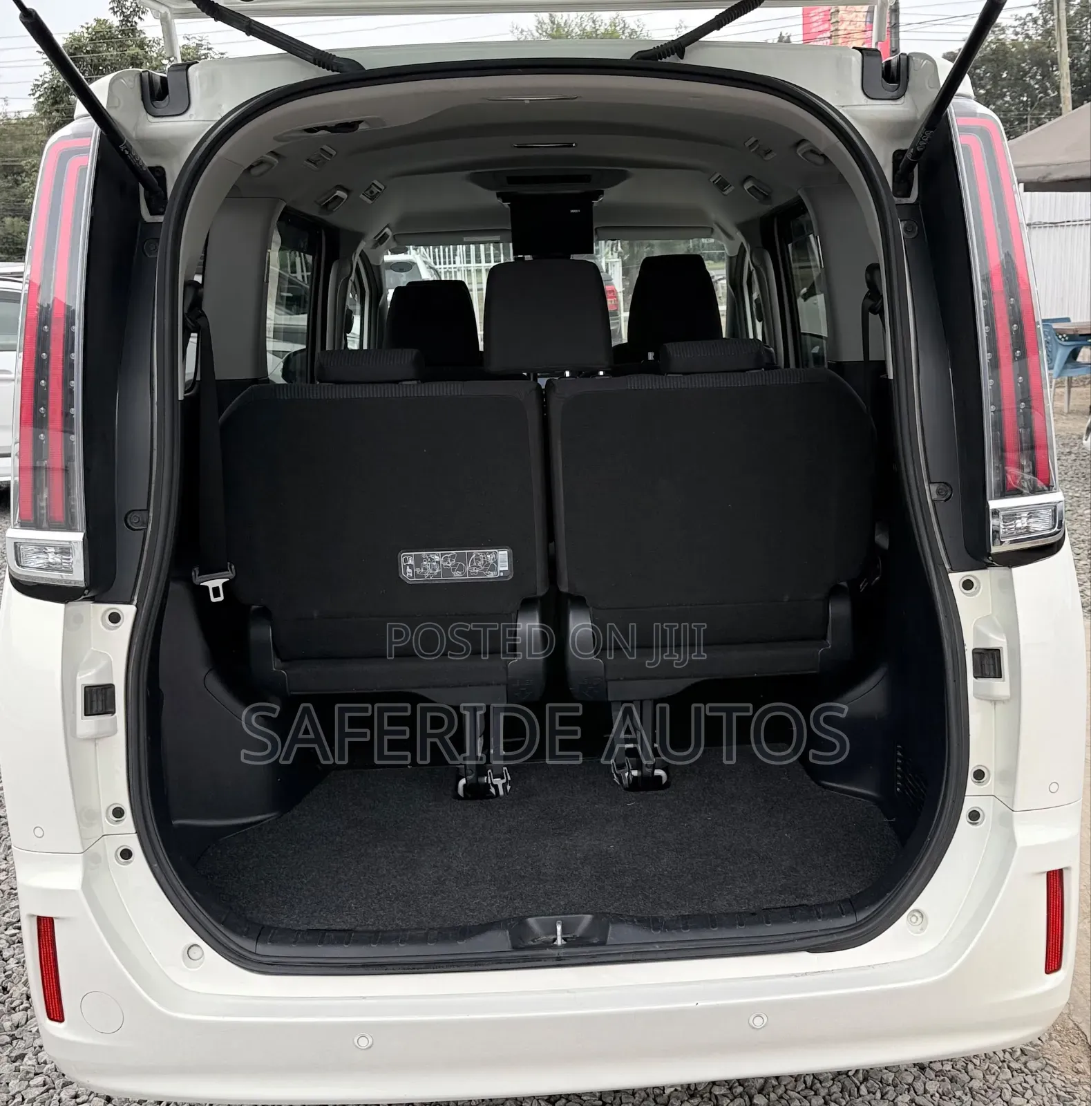 Toyota Noah 2019 White