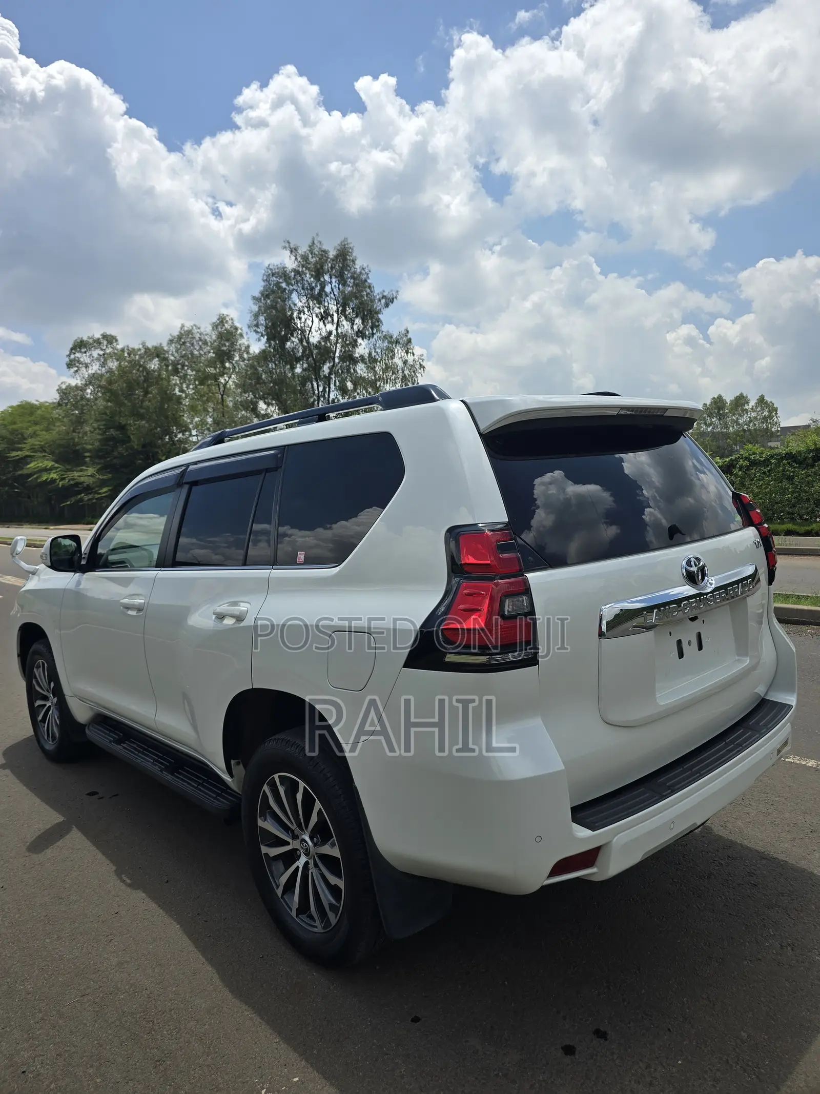 Toyota Land Cruiser Prado 2.8 2019 White