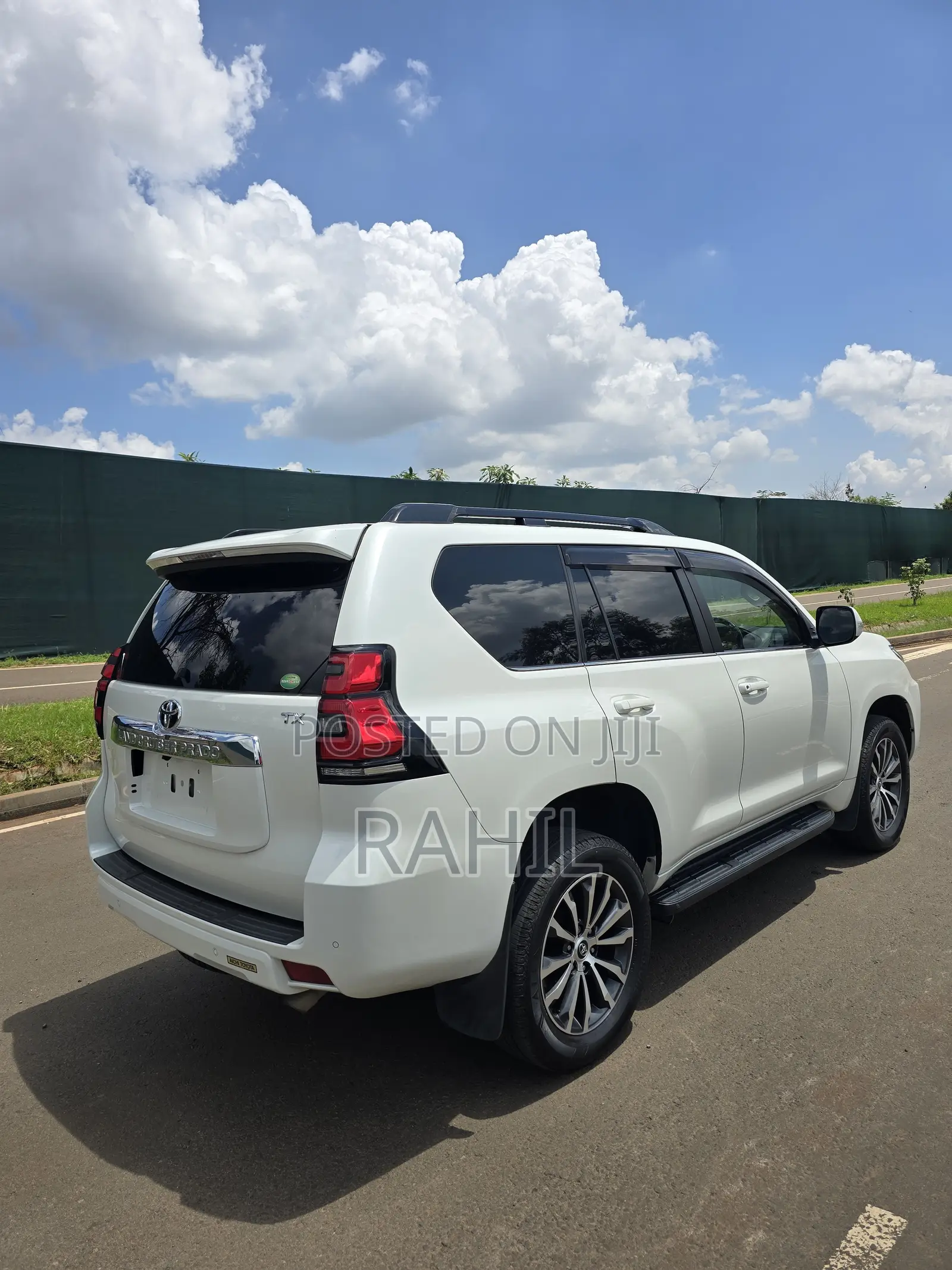 Toyota Land Cruiser Prado 2.8 2019 White