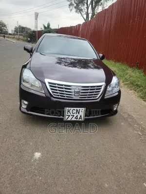 Toyota Crown 2010 Red