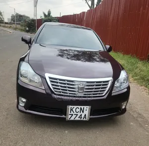 Toyota Crown 2010 Red