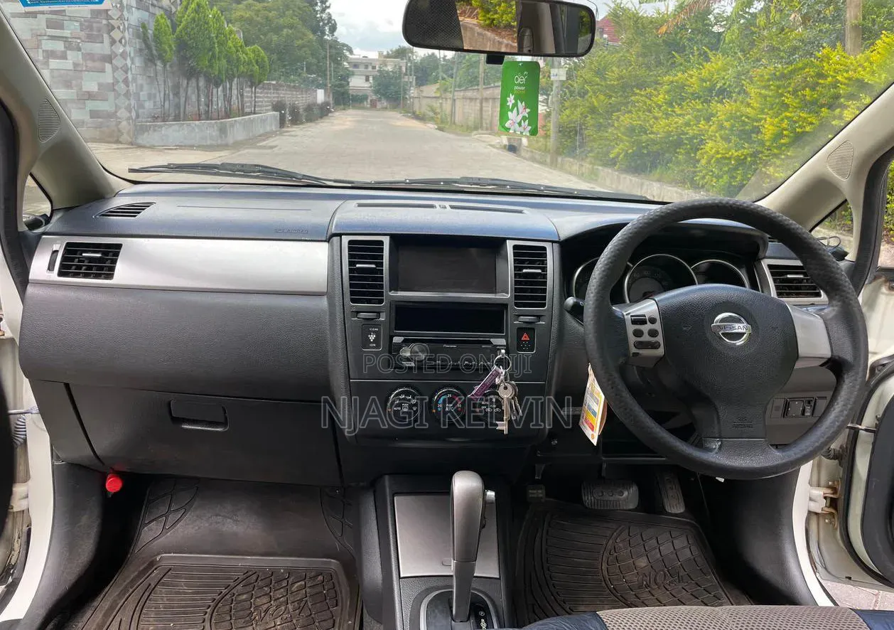 Nissan Tiida 2004 White