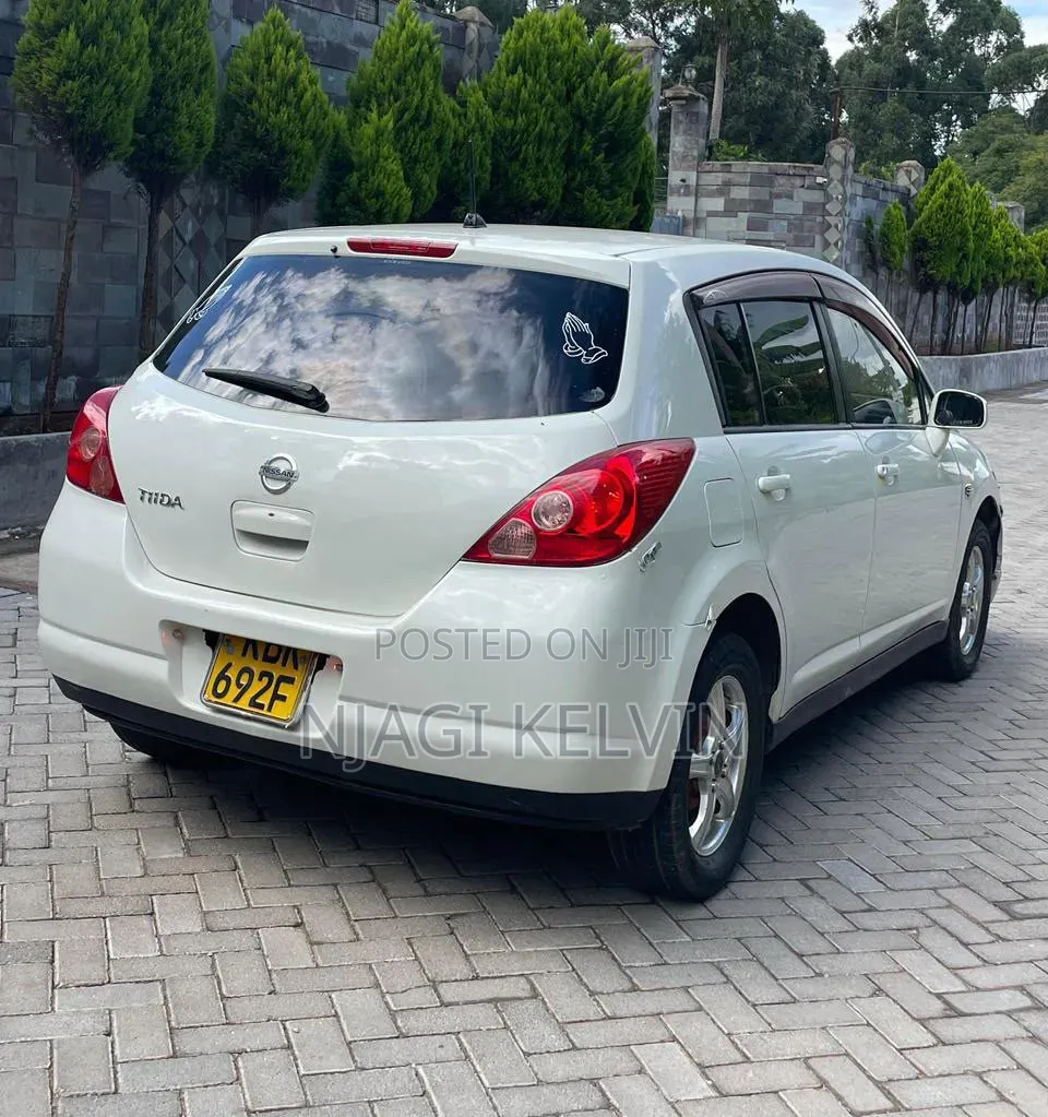 Nissan Tiida 2004 White