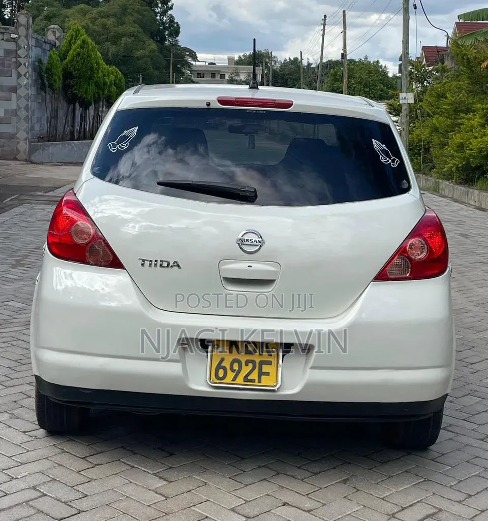 Nissan Tiida 2004 White