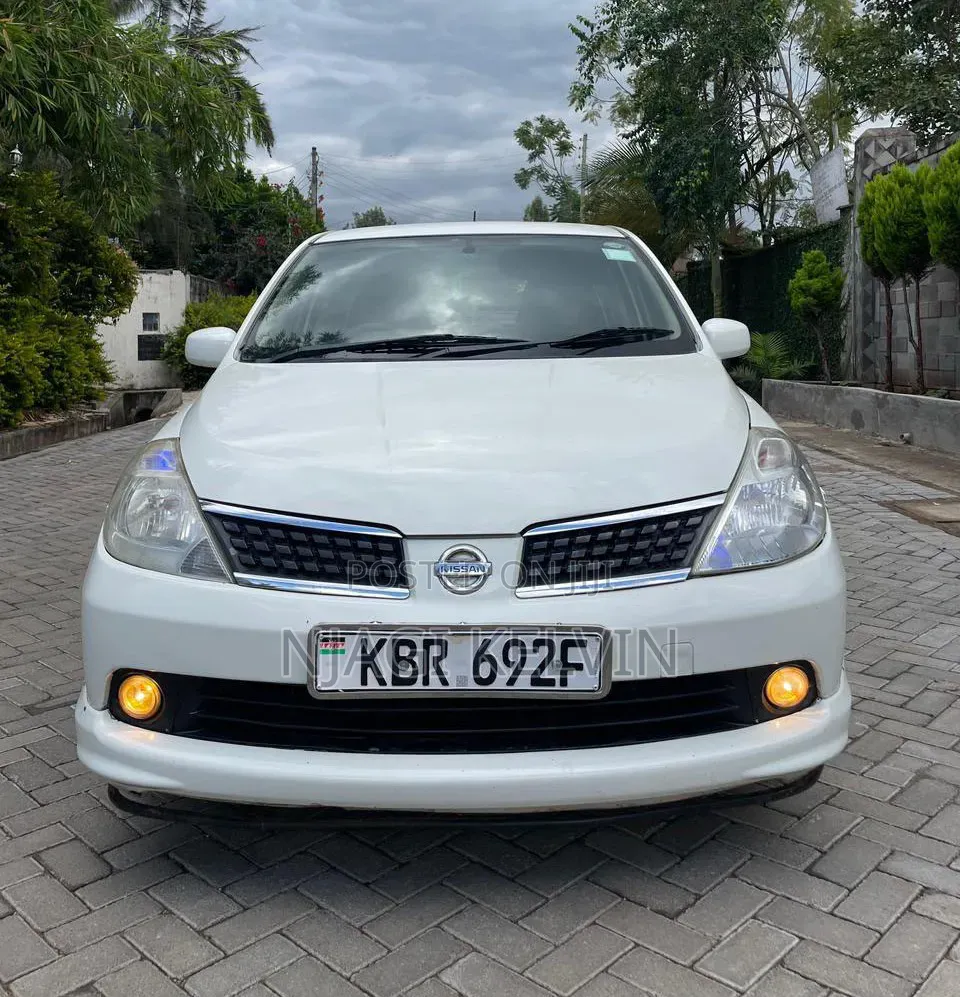 Nissan Tiida 2004 White