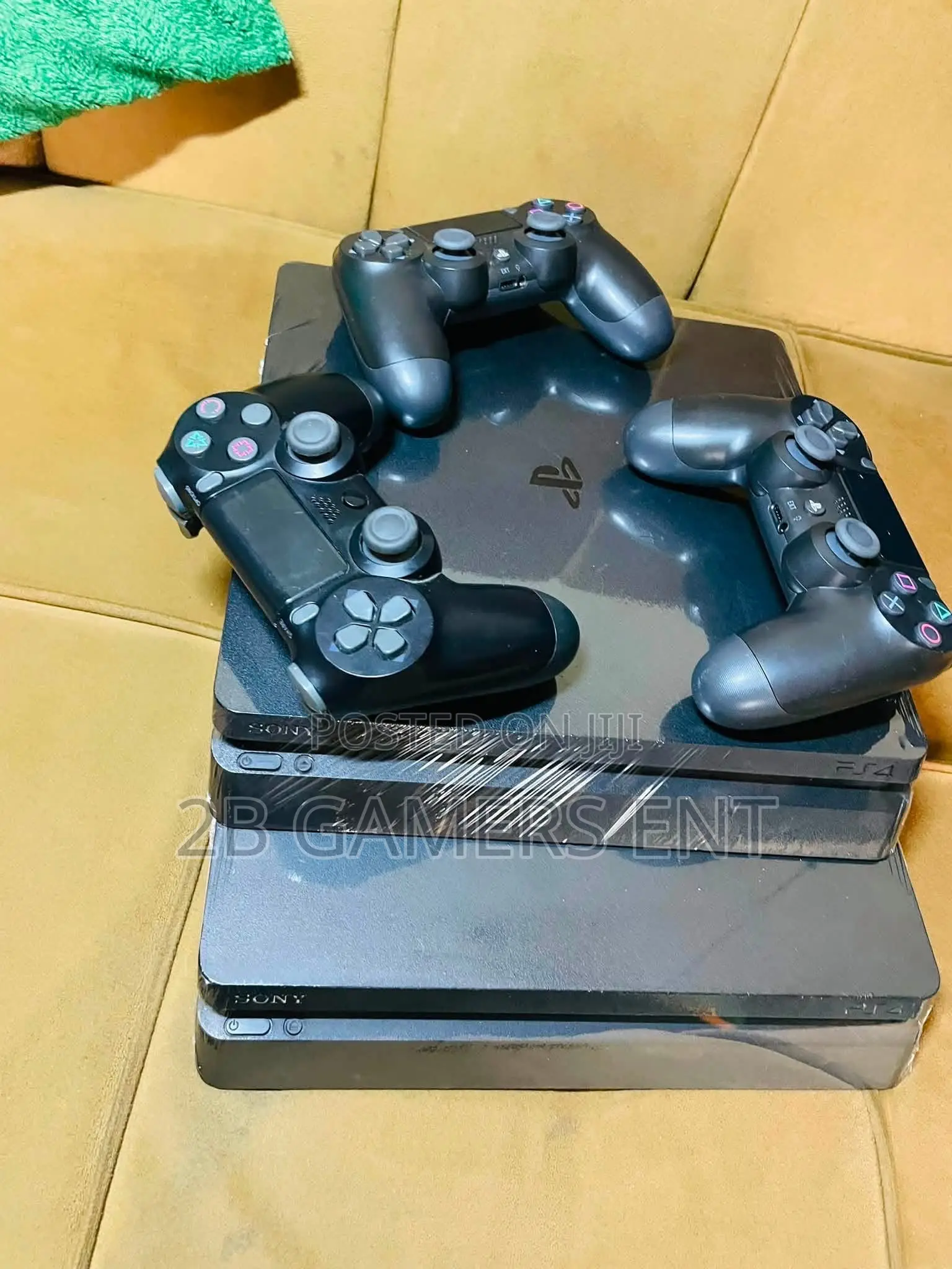 Gaming Consoles (Ps4)