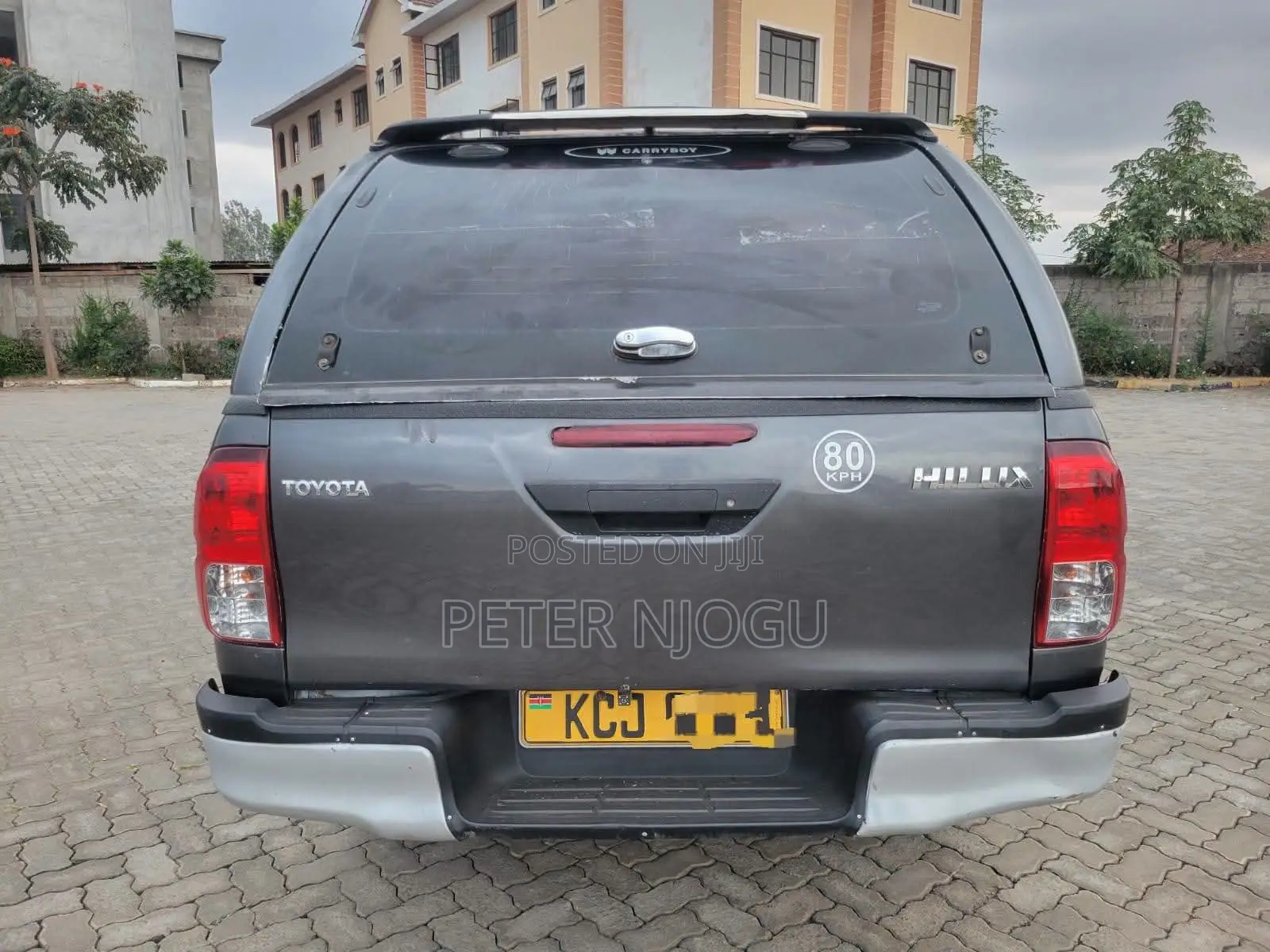 Toyota Hilux 2016 Gray