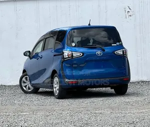 Toyota Sienta 2019 Blue