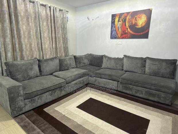 Used Couch in Good Condition - thumbnail 2