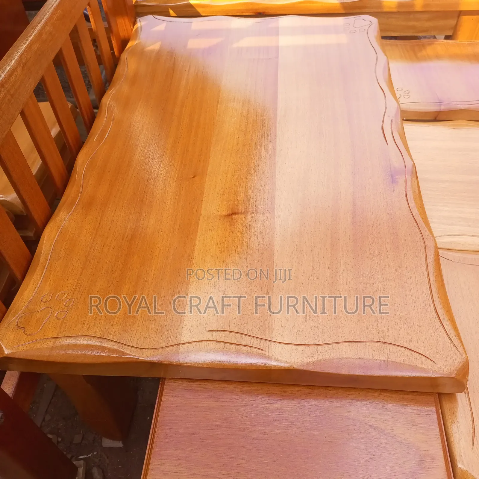 Elegant Coffee Table Set With 4 Stools – Modern Durable
