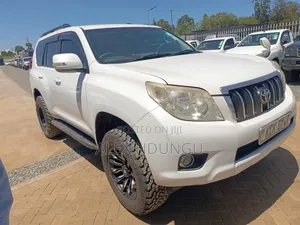Toyota Land Cruiser Prado 2010 White