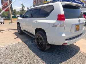 Toyota Land Cruiser Prado 2010 White