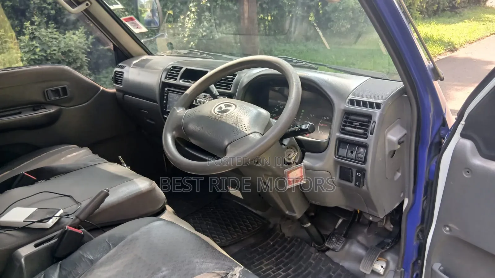 Mazda Bongo 2013 Blue