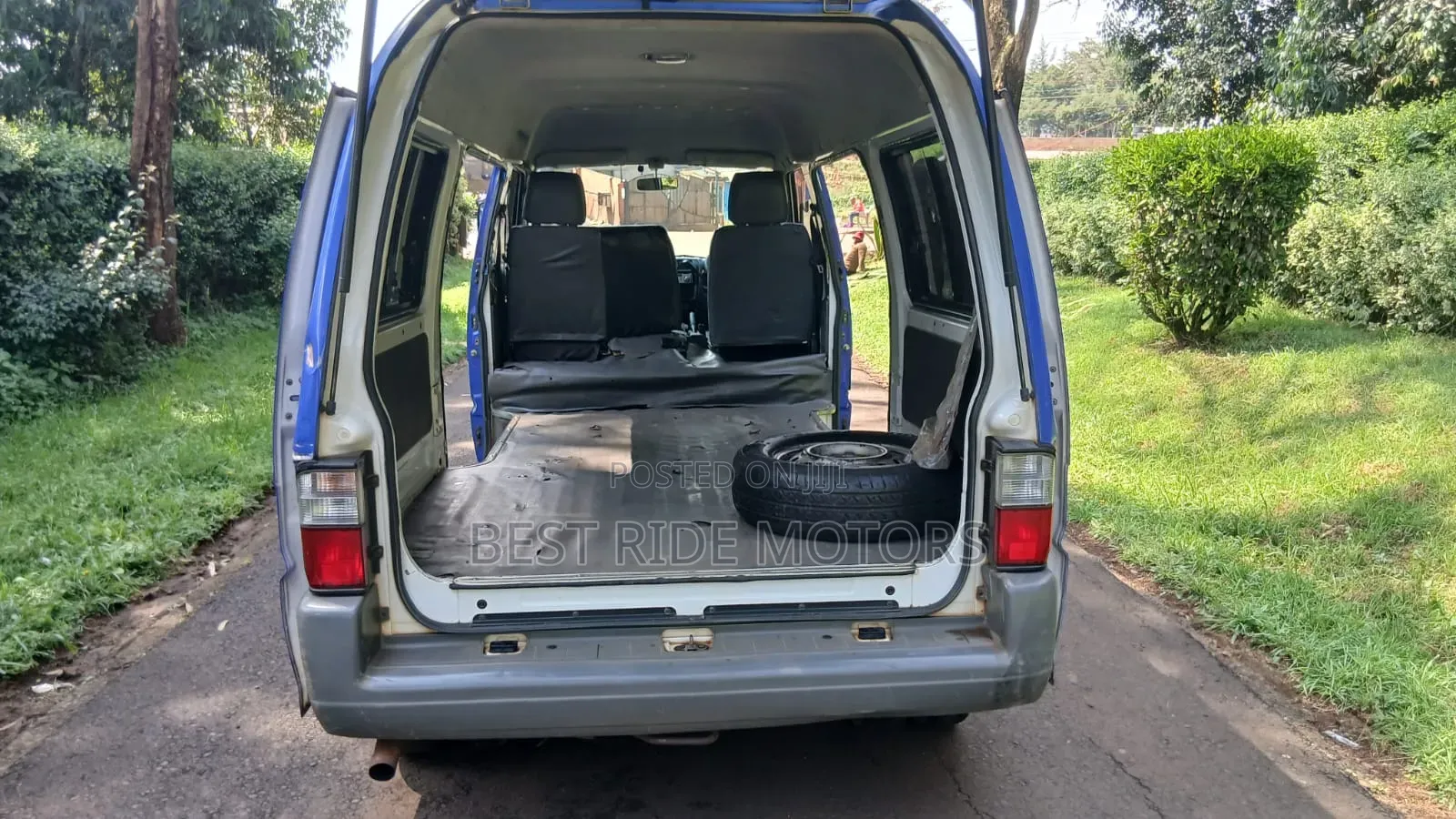 Mazda Bongo 2013 Blue