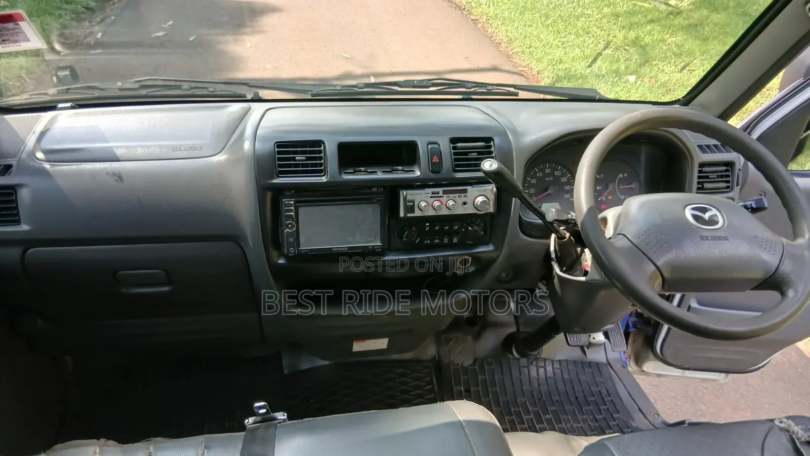 Mazda Bongo 2013 Blue