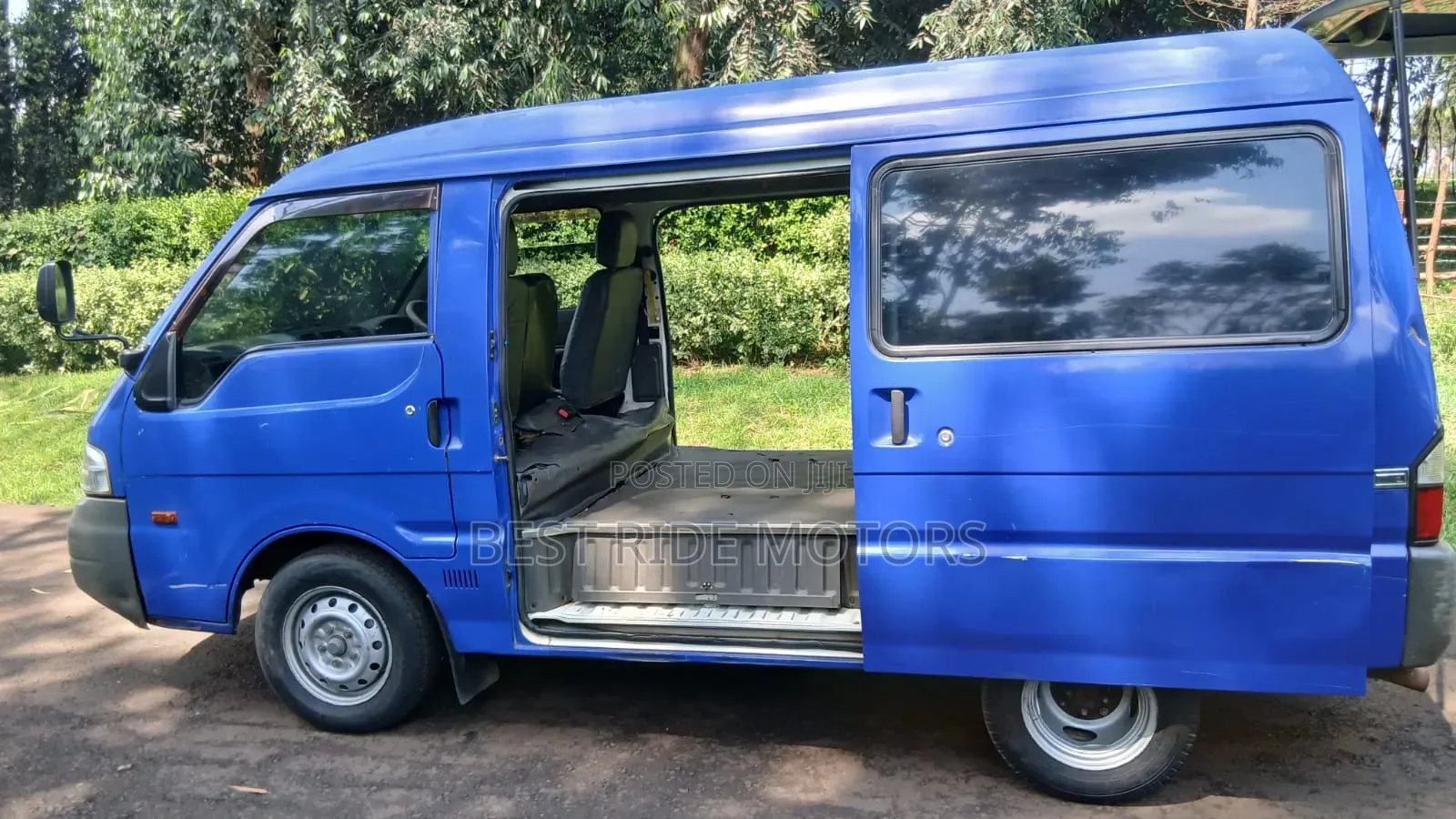 Mazda Bongo 2013 Blue