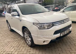Mitsubishi Outlander 2.0 PHEV AWD 2014 White