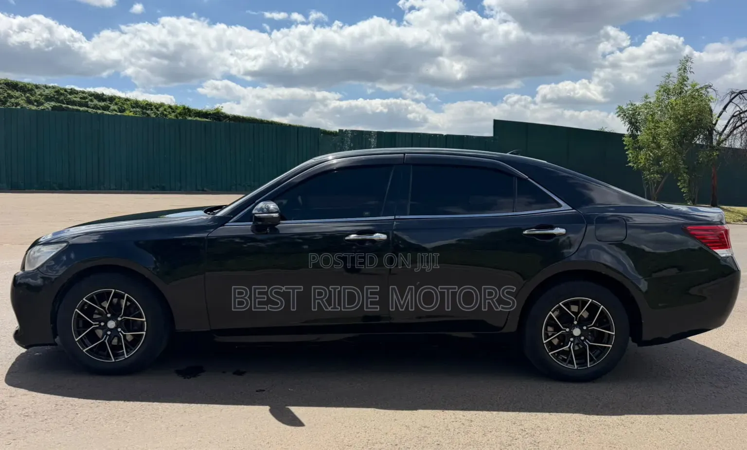 Toyota Crown 2013 Black