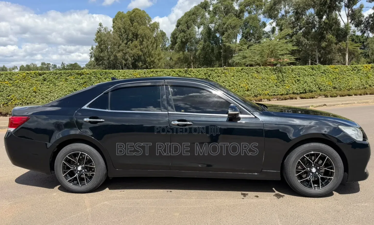 Toyota Crown 2013 Black