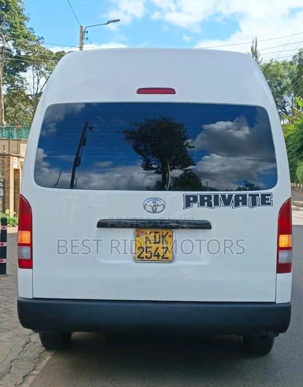 Toyota Grand HiAce 2017 White - thumbnail 3