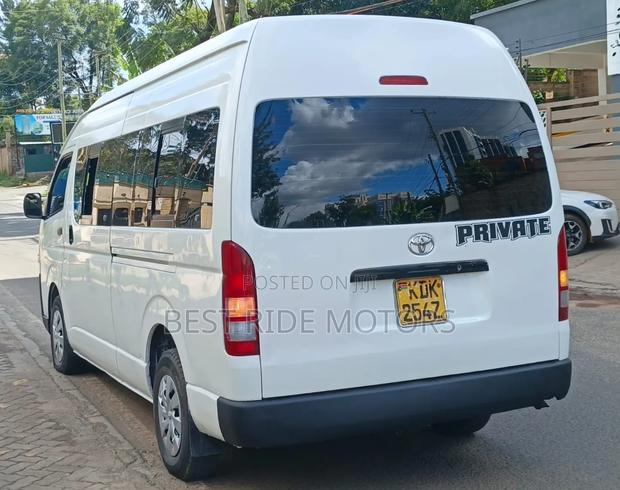 Toyota Grand HiAce 2017 White - thumbnail 5