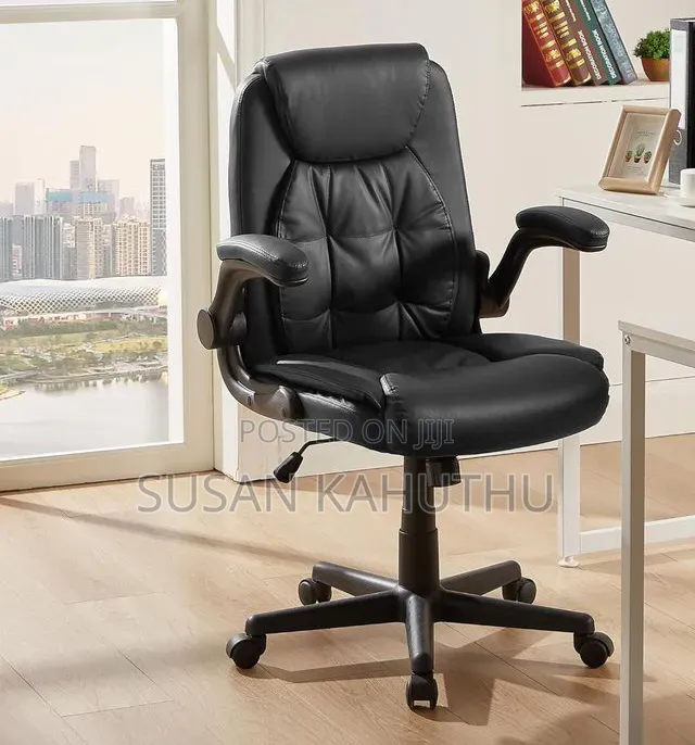 Black Swivel Sophisticated Office/Study Seat